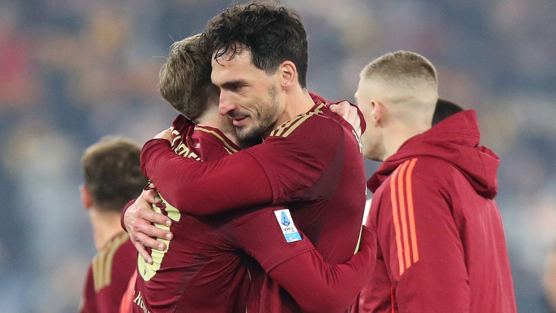 "Eine FußballLegende, die die ganze Mannschaft zum Erfolg zerrt" Mats